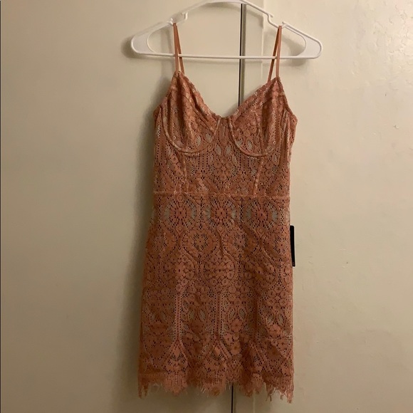 Express Lace Dress - Picture 2 of 3